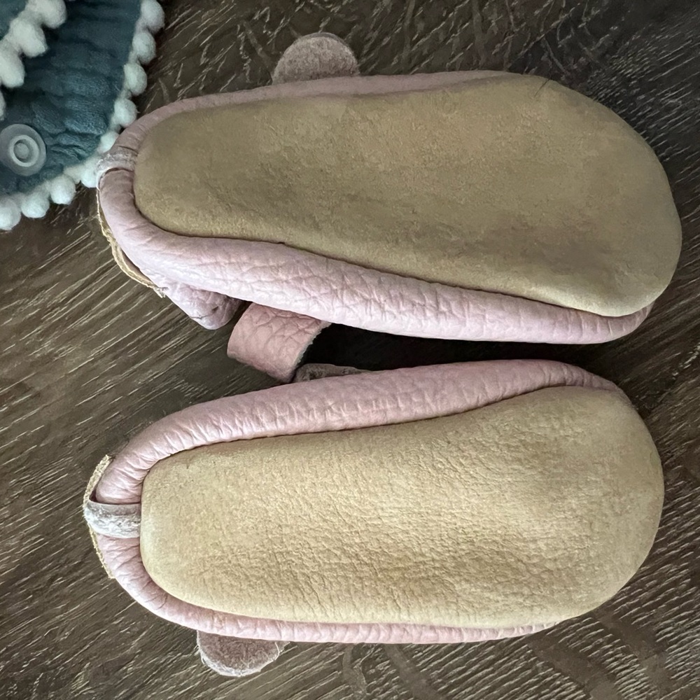 Baby girl bundle size 1 & 0 freshly picked moccasins 0-3/6-9 clothes, ring sling